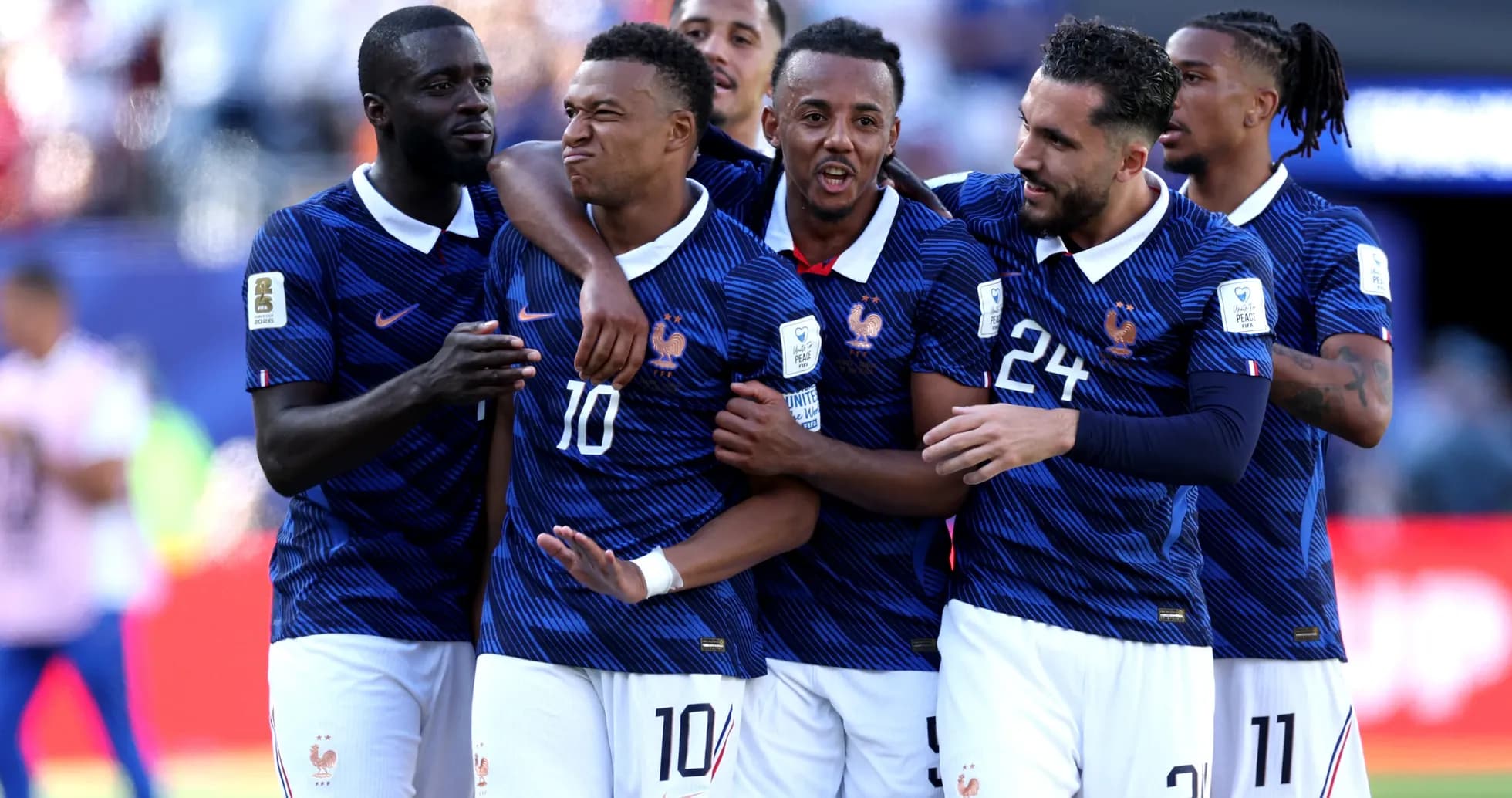 Jugadores de Francia celebrando un gol