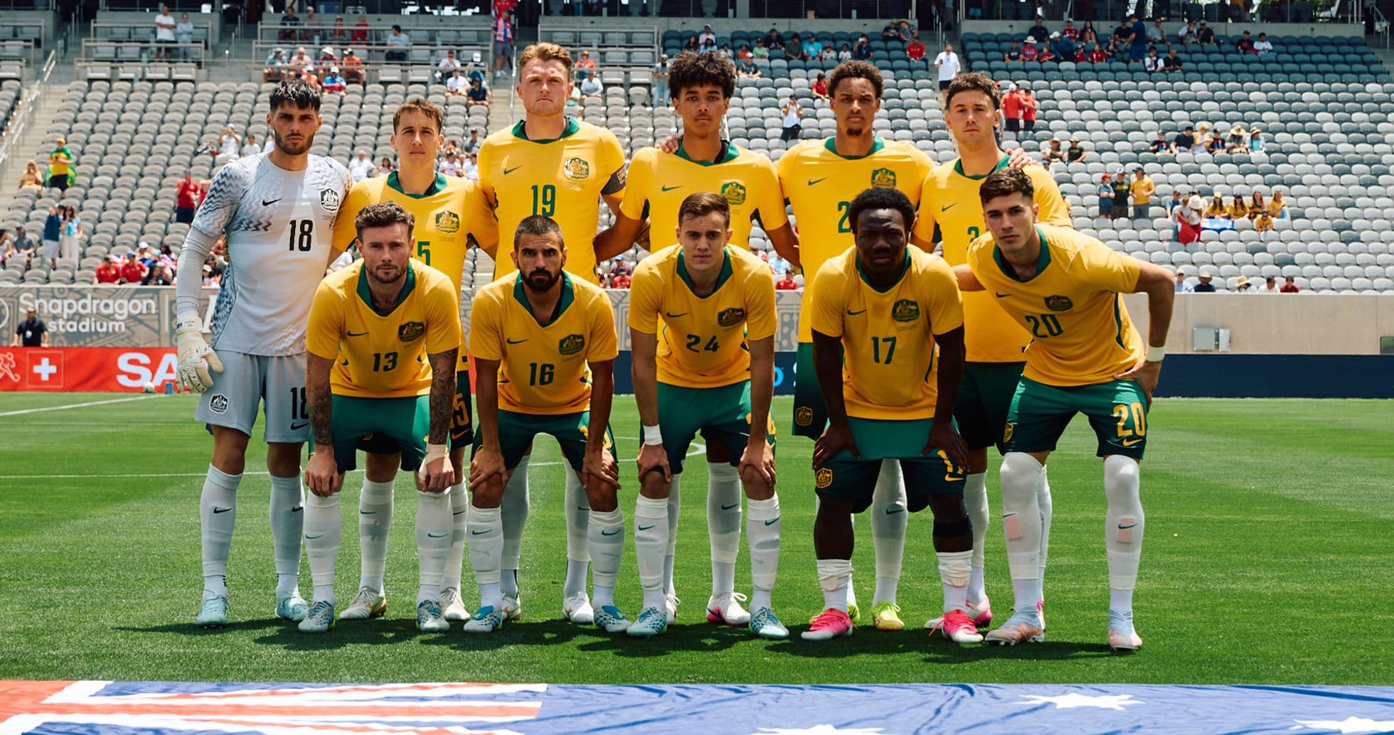 Equipo de Australia posando para la foto oficial