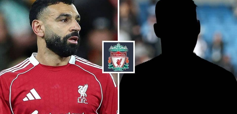 Mohamed Salah en uniforme de Liverpool con silueta detrás