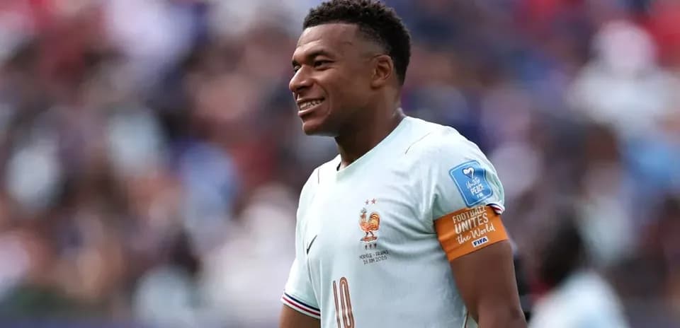 Jugador de Francia con camiseta de la selección