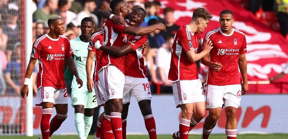 Jugadores de Nottingham Forest celebrando un gol