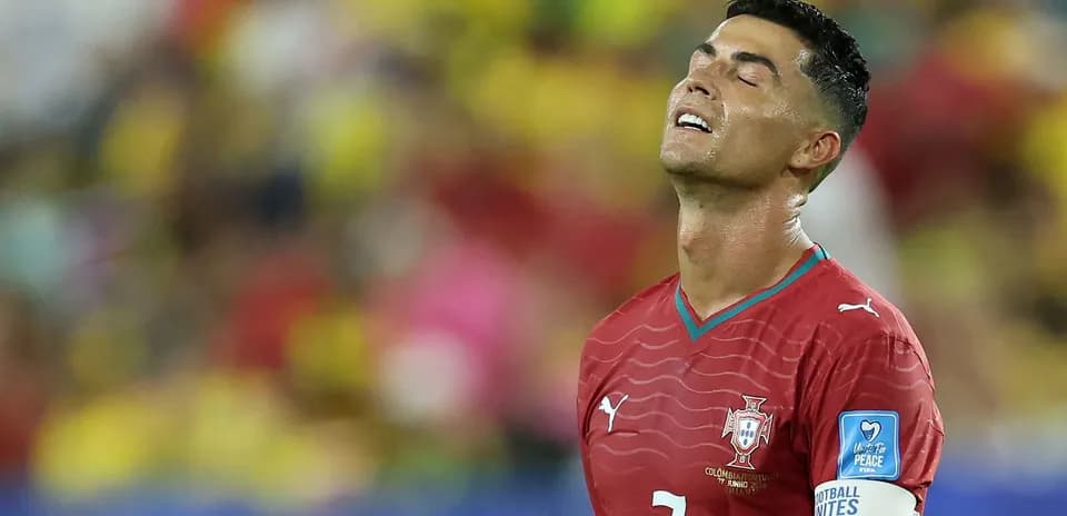 Cristiano Ronaldo mostrando frustración durante un partido