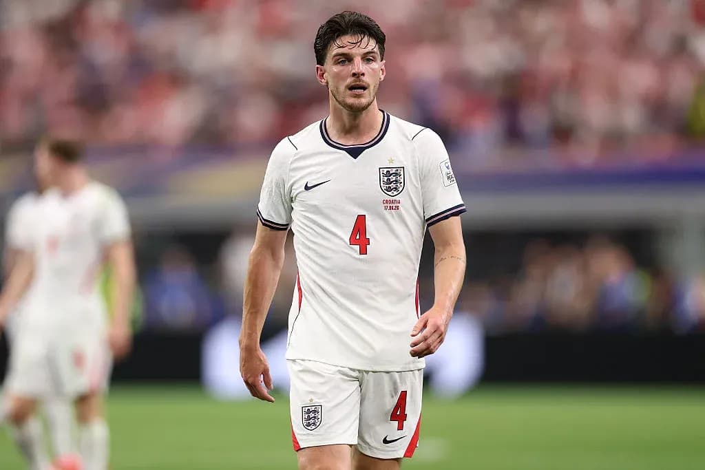 Jugador de Inglaterra caminando durante el partido
