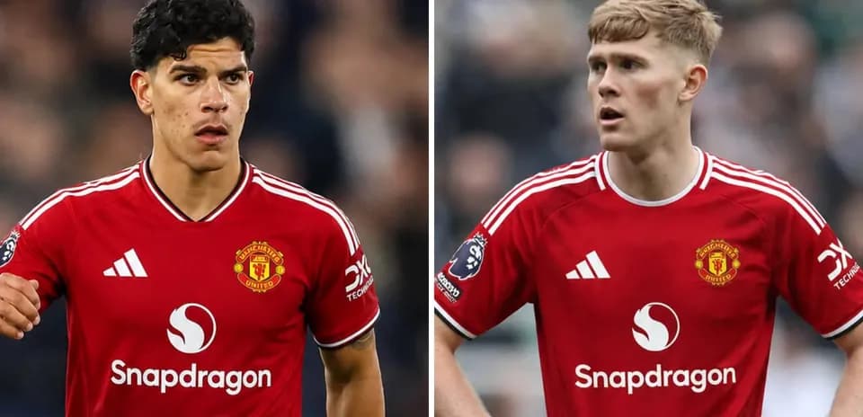 Dos jugadores de Manchester United en acción