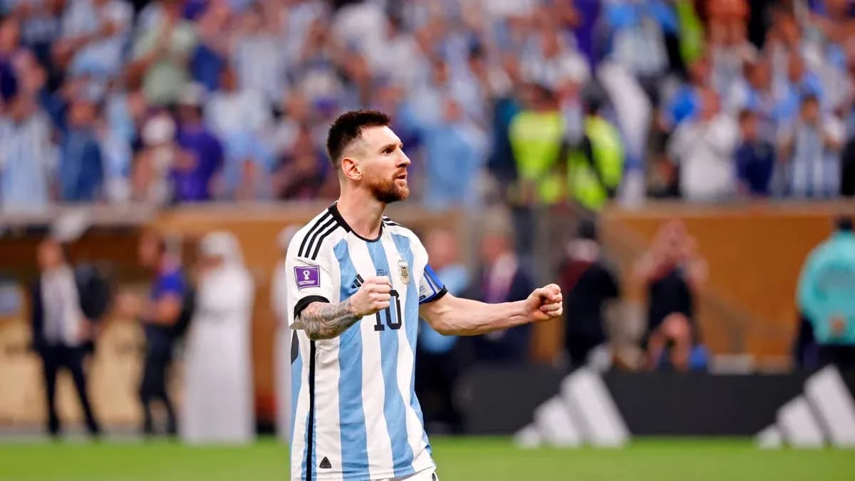 Lionel Messi celebrando en un partido de Argentina