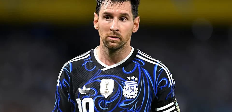 Lionel Messi con camiseta de Argentina durante partido