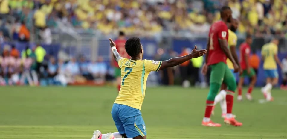 Jugador brasileño celebrando en el partido contra Marruecos