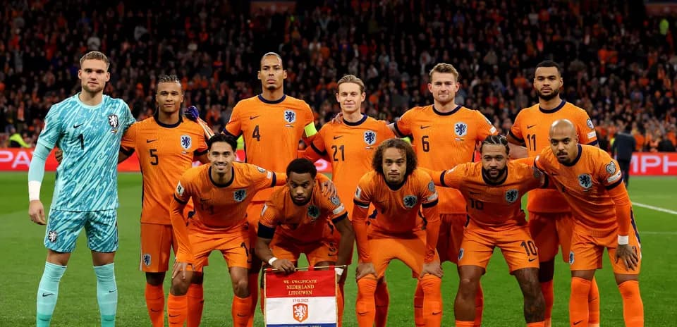 Equipo de fútbol de los Países Bajos posando