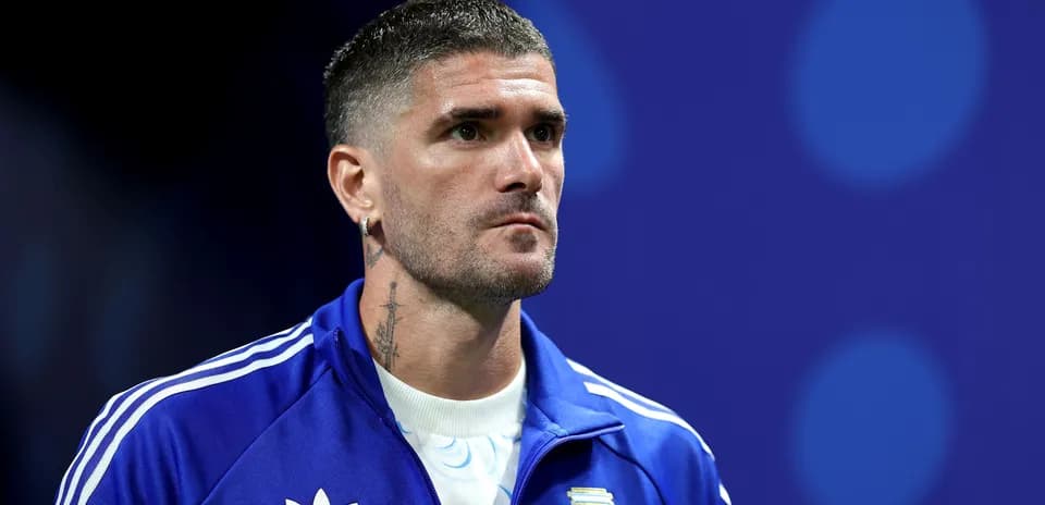Jugador argentino en uniforme azul durante ceremonia