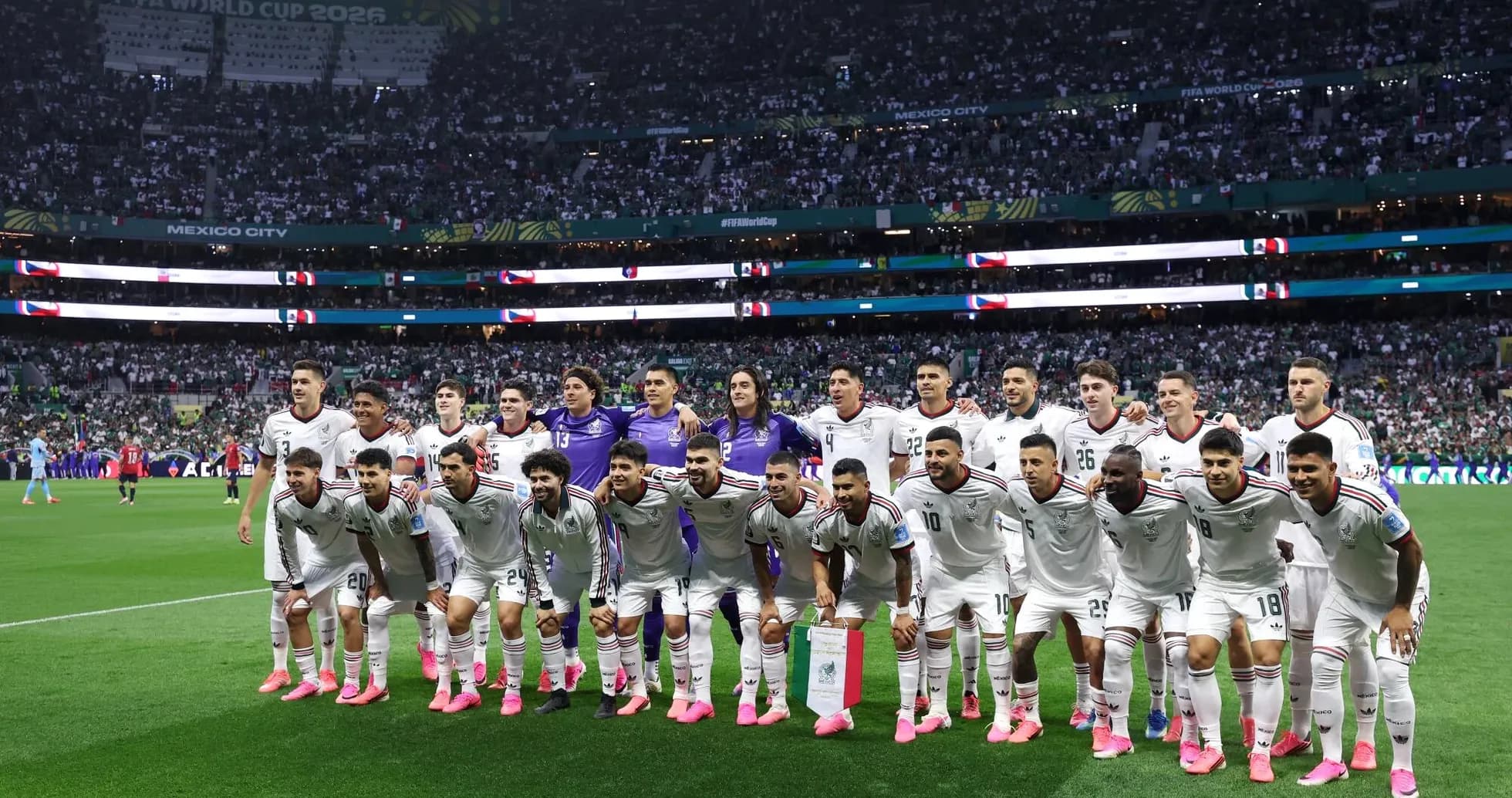 Equipo de México posando en el Mundial 2026