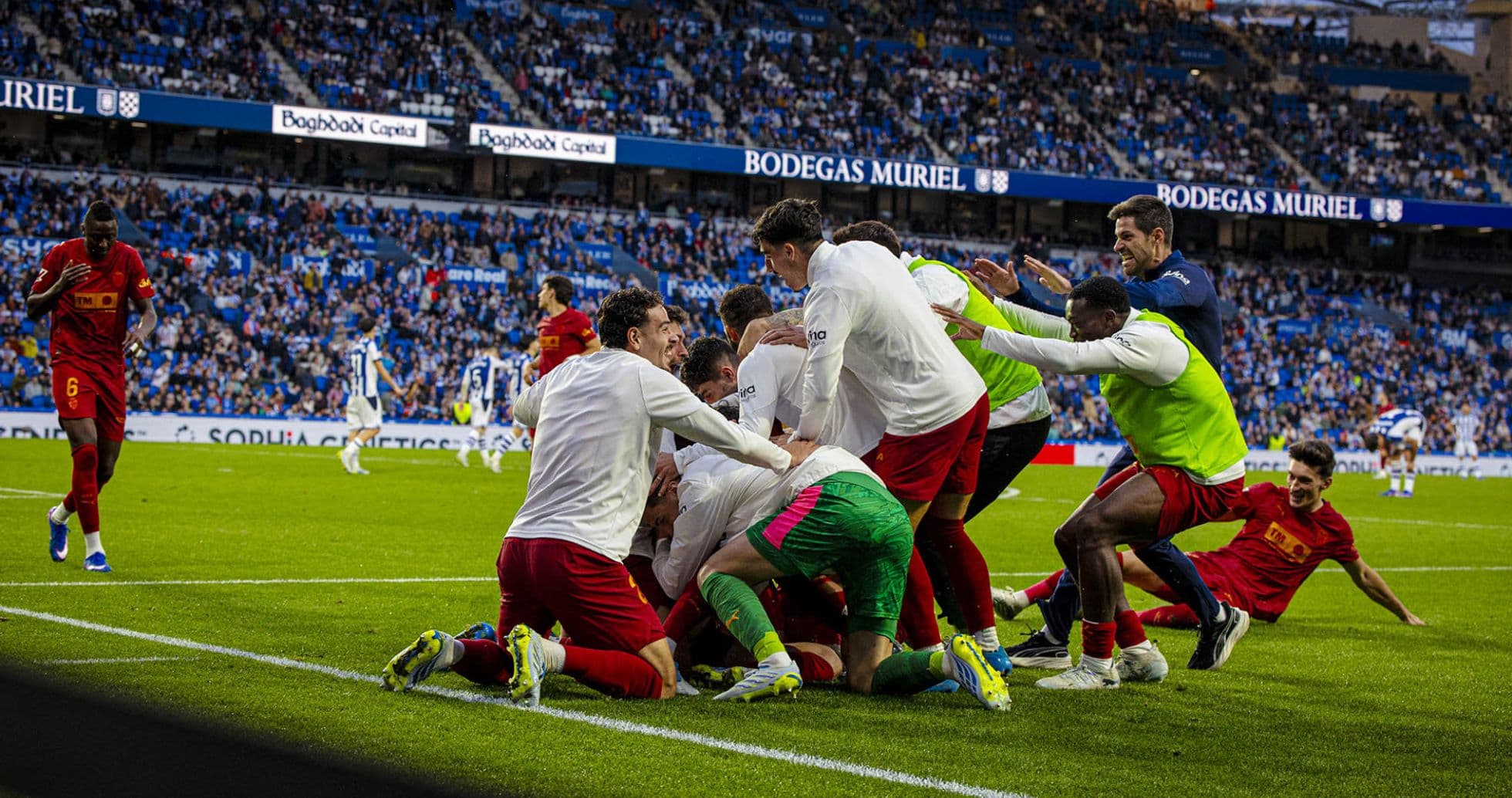 Jugadores de Valencia celebrando un gol