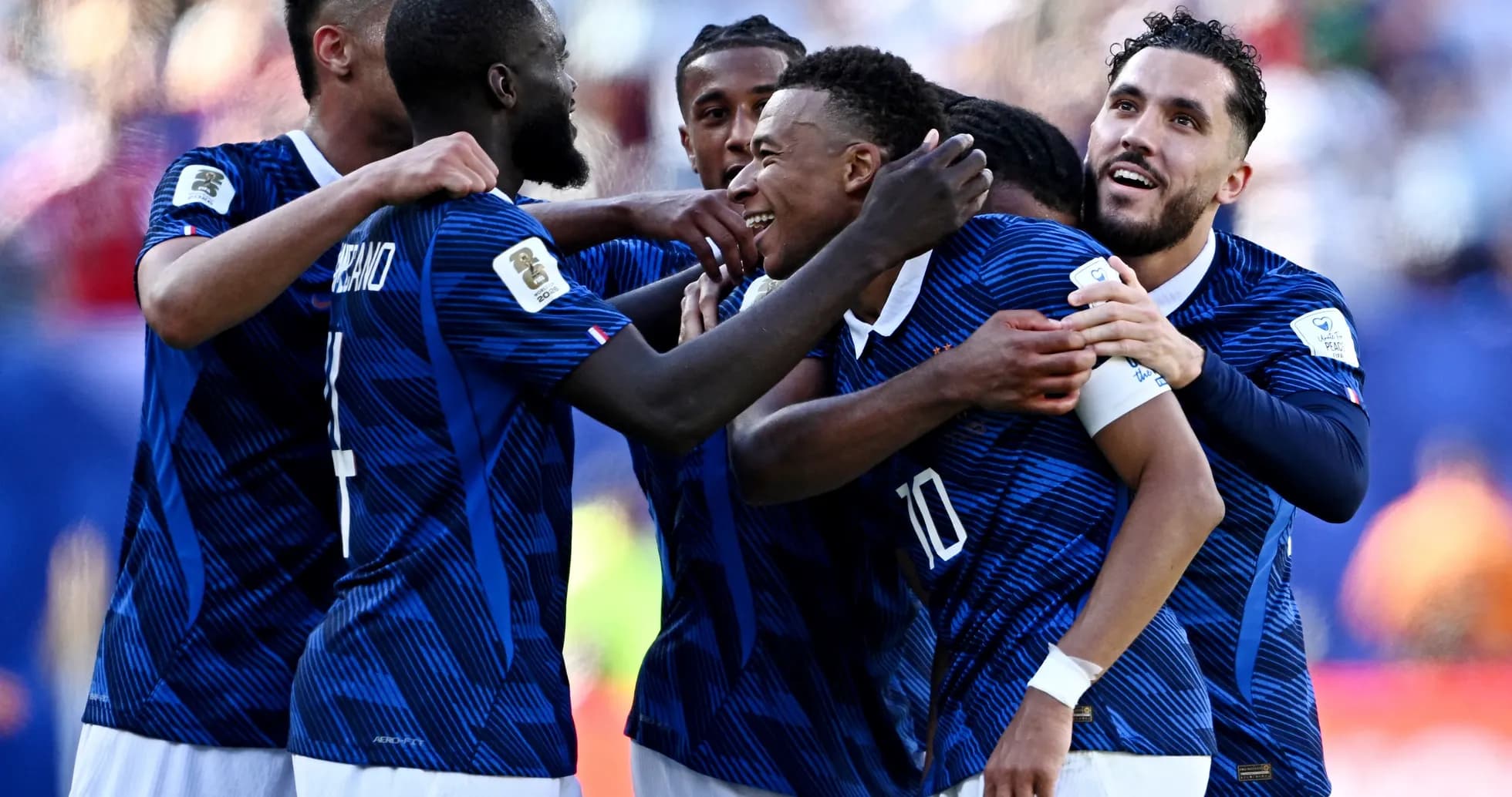 Jugadores de Francia celebrando un gol