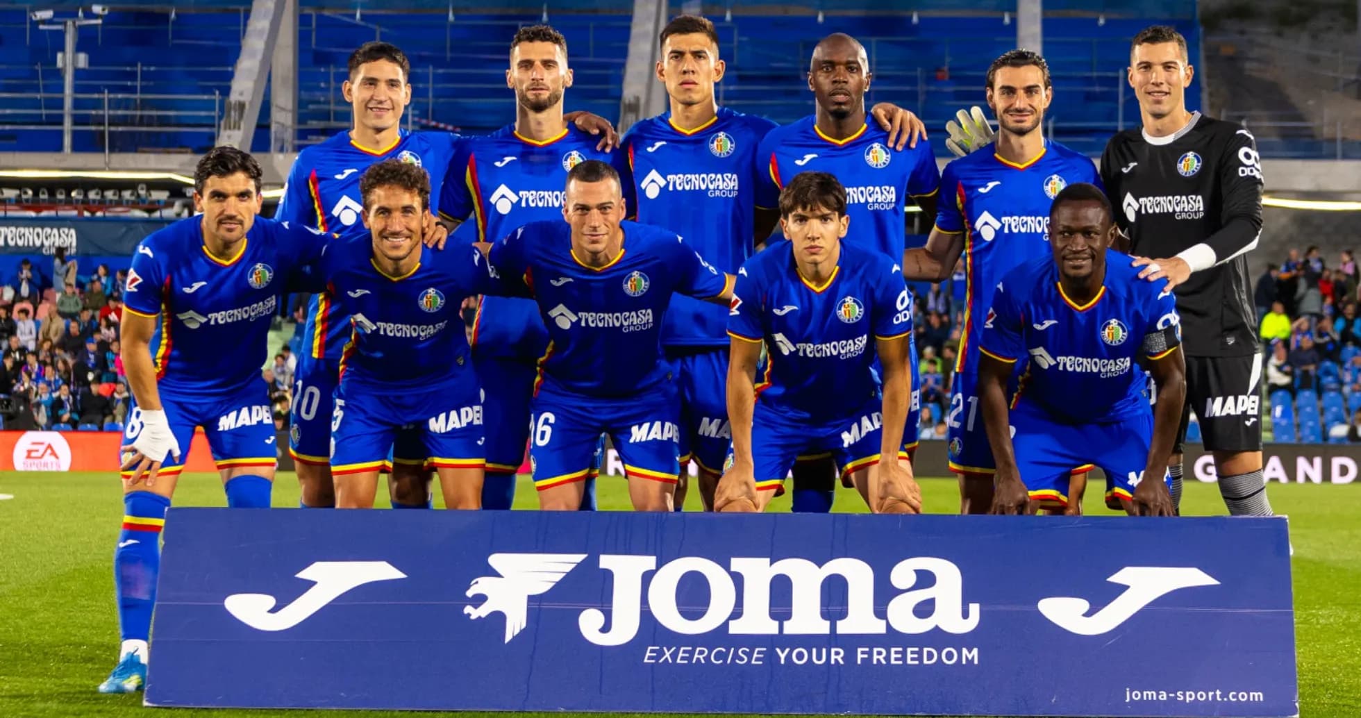 Equipo de Getafe posando para la foto