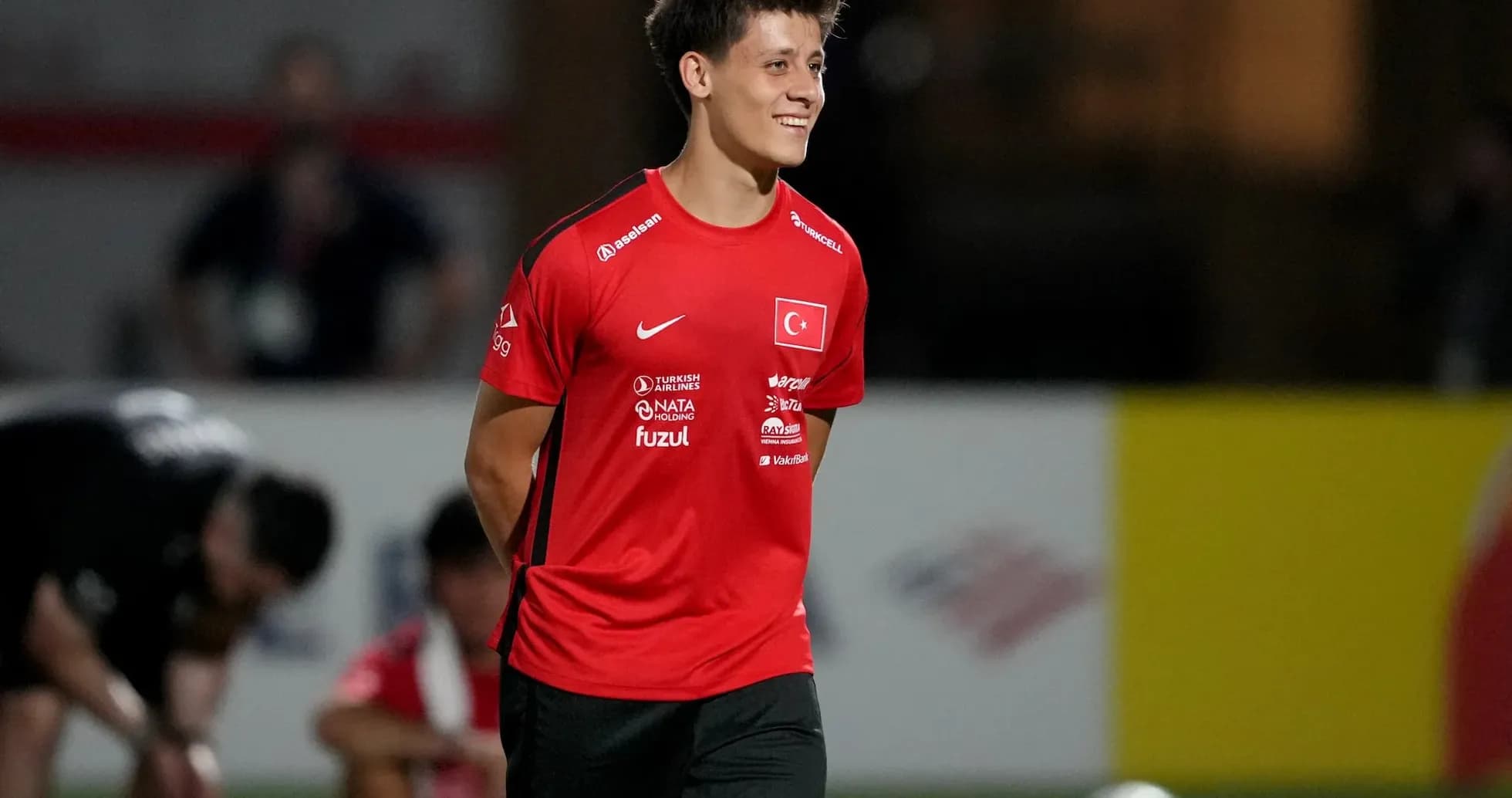 Jugador de Türkiye entrenando antes del partido