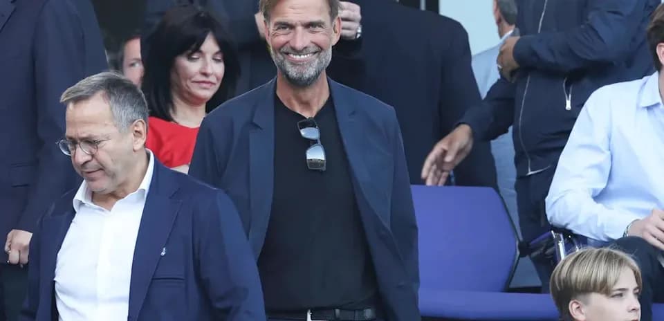 Jurgen Klopp sonriendo en un evento deportivo