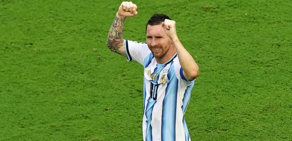 Jugador levantando los puños en celebración