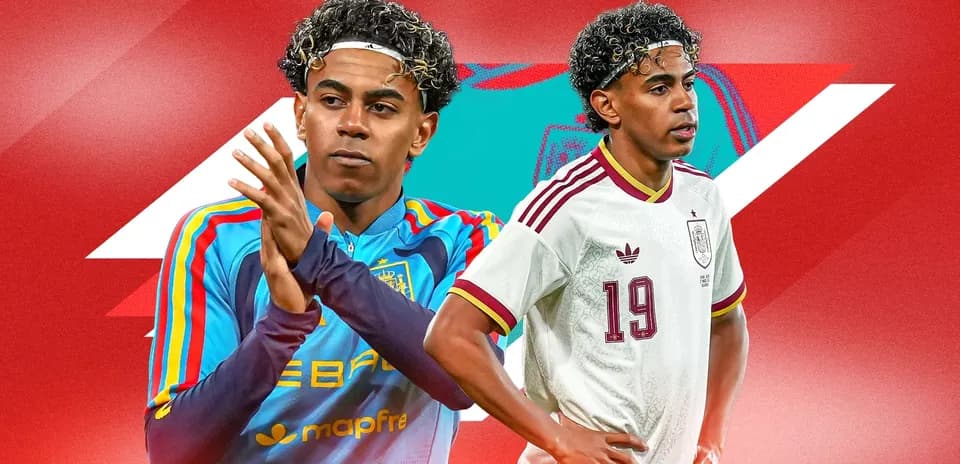 Jugador de fútbol con camiseta de España en acción