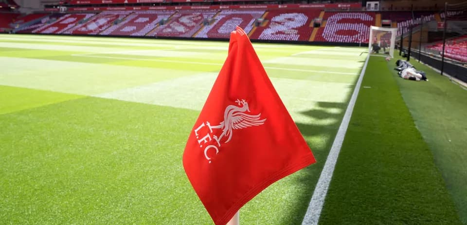 Bandera de córner de Liverpool en el estadio