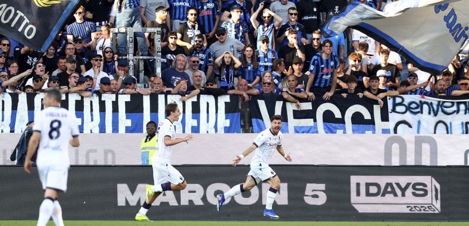 Celebración de gol de un jugador de Bologna
