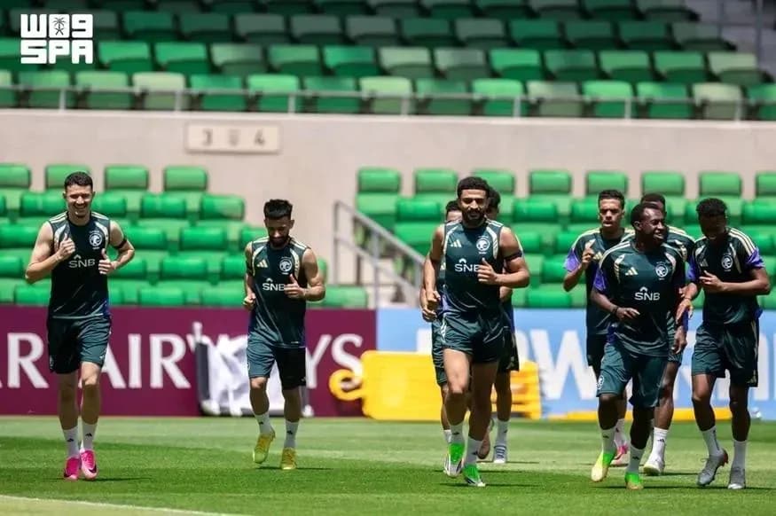Jugadores corriendo durante sesión de entrenamiento