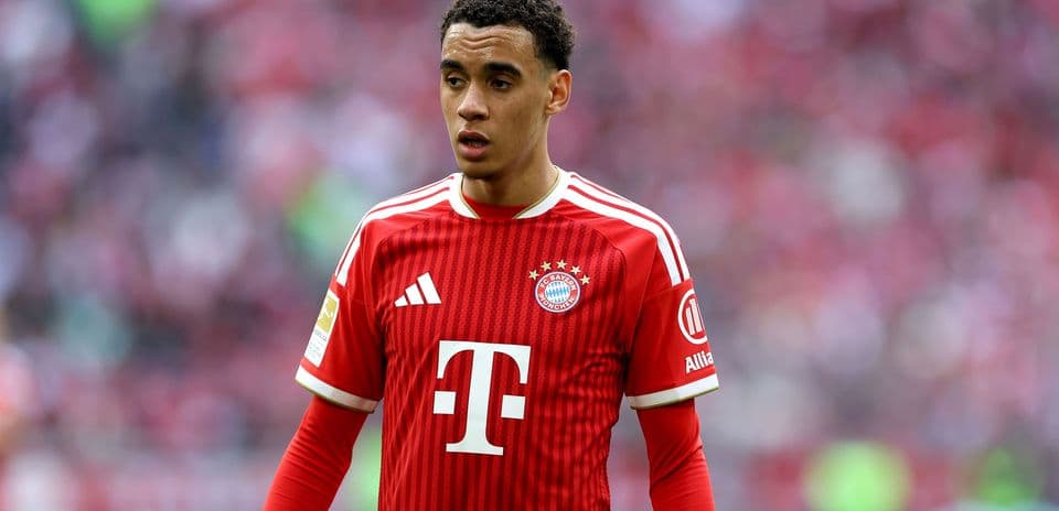Jugador de Bayern Munich en campo durante partido
