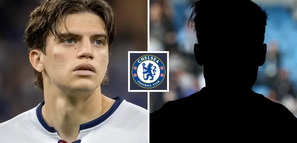 Jugador de Chelsea mirando hacia la cámara