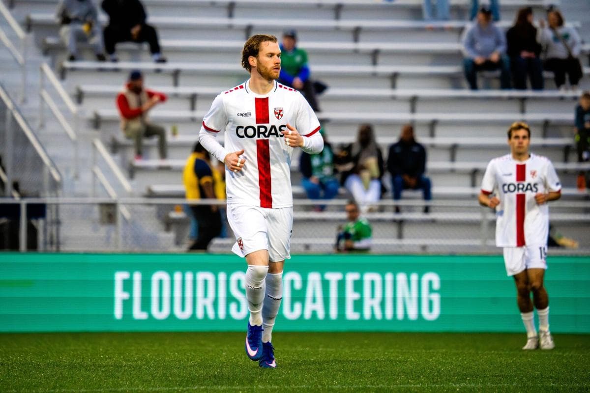Jugador de Loudoun United en acción