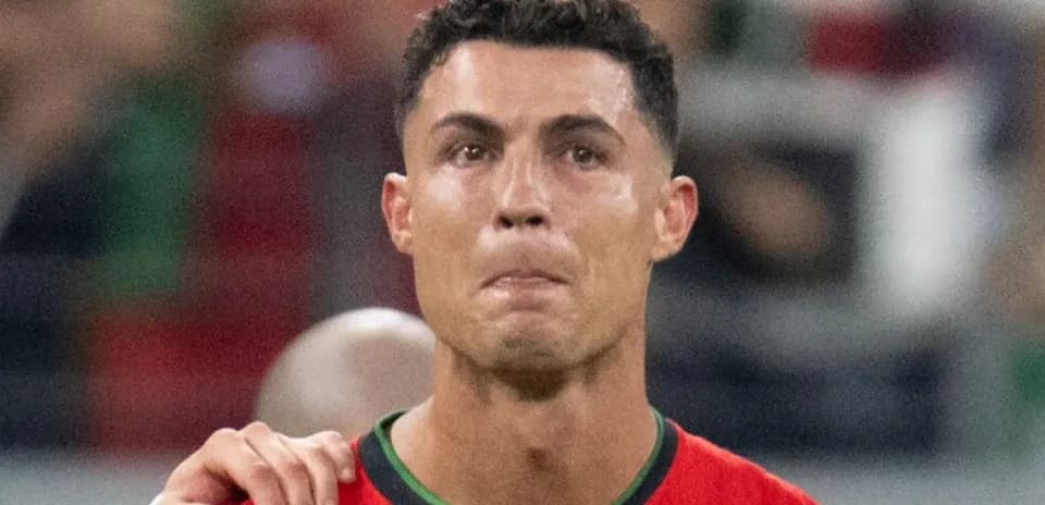 Jugador de Portugal en el campo tras el partido