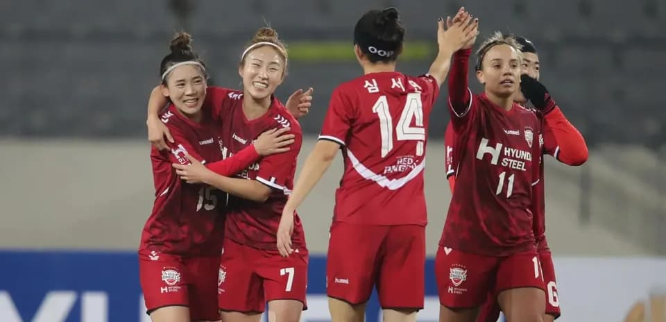 Jugadoras celebrando un gol en la WK-League