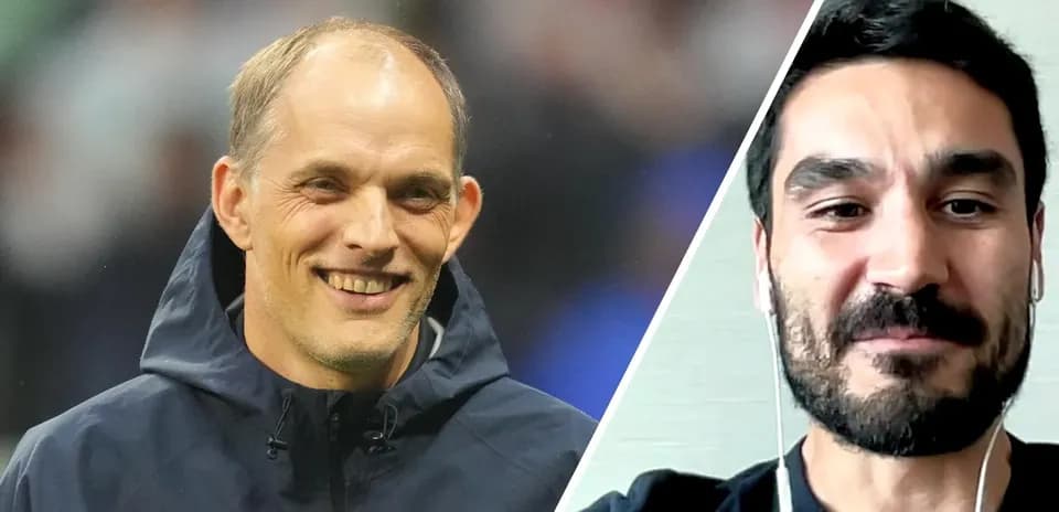 Entrenador y jugador sonriendo en video llamada