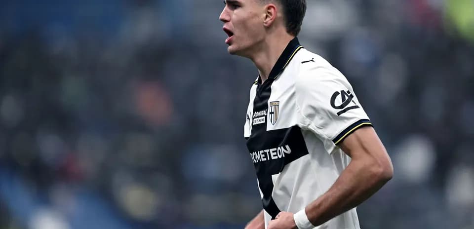 Jugador de Parma celebrando en el partido