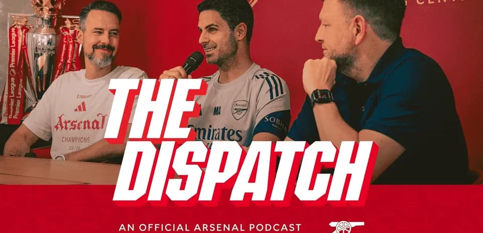 Mikel Arteta hablando en un podcast oficial de Arsenal