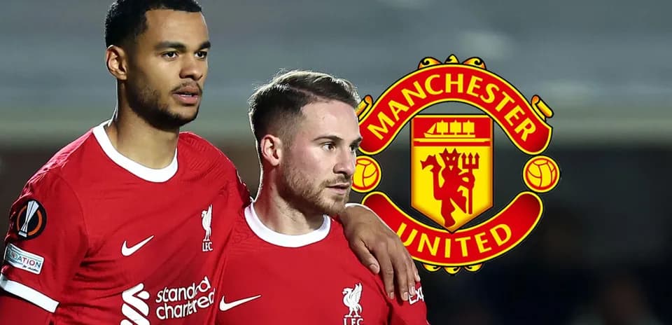 Dos jugadores de Liverpool en uniforme rojo