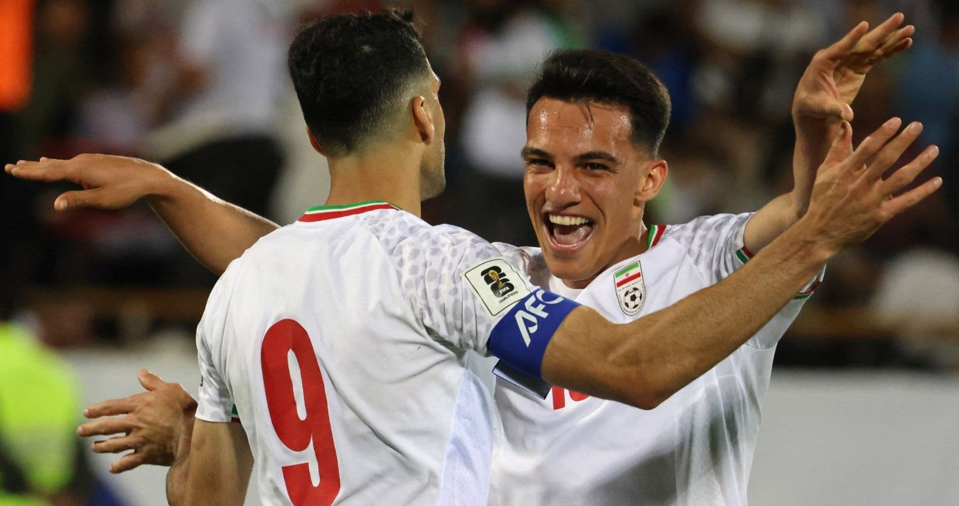 Jugadores de Irán celebrando un gol juntos Jugadores de Irán celebrando un gol juntos
