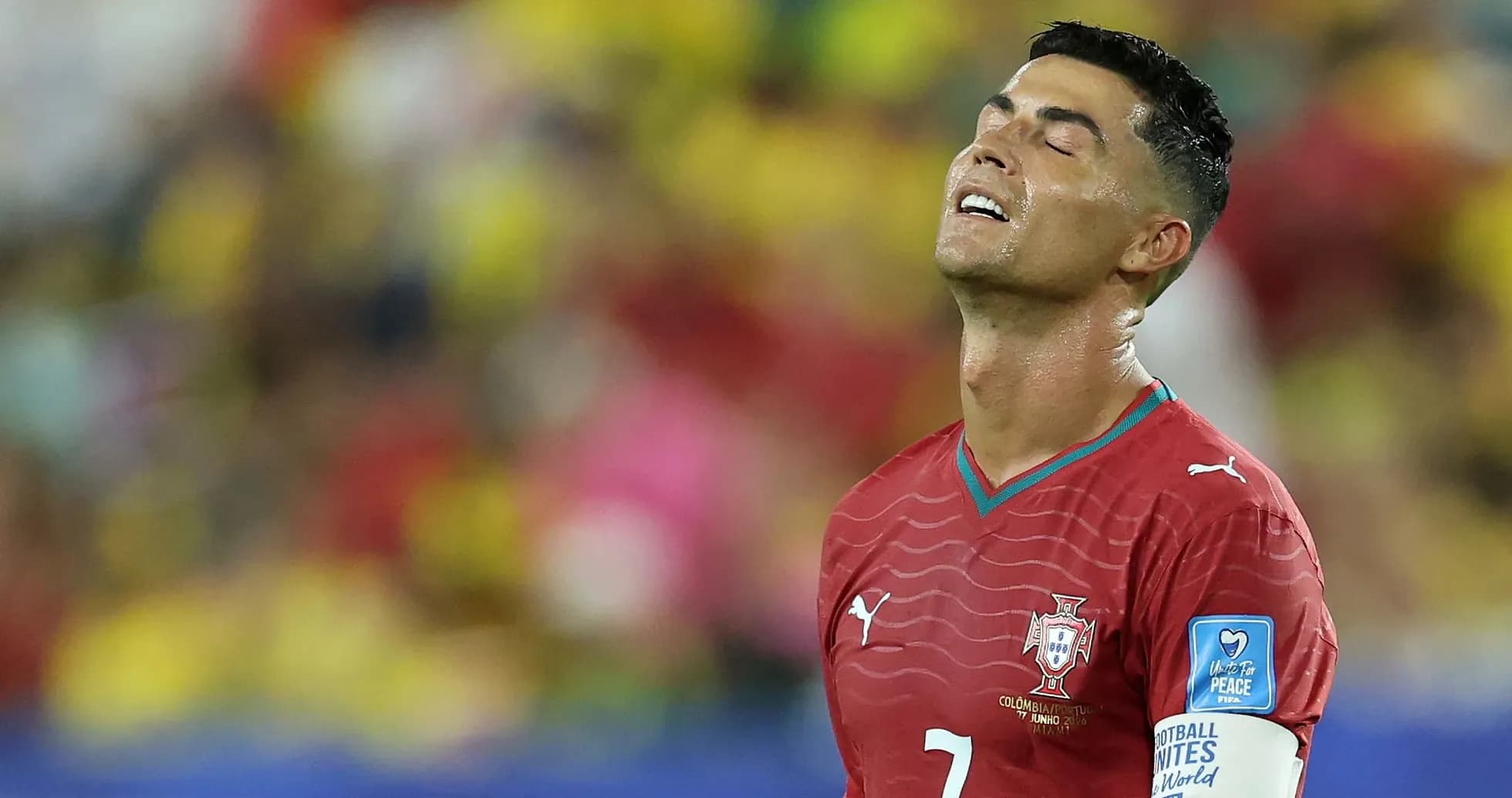 Cristiano Ronaldo mostrando frustración durante un partido Cristiano Ronaldo mostrando frustración durante un partido