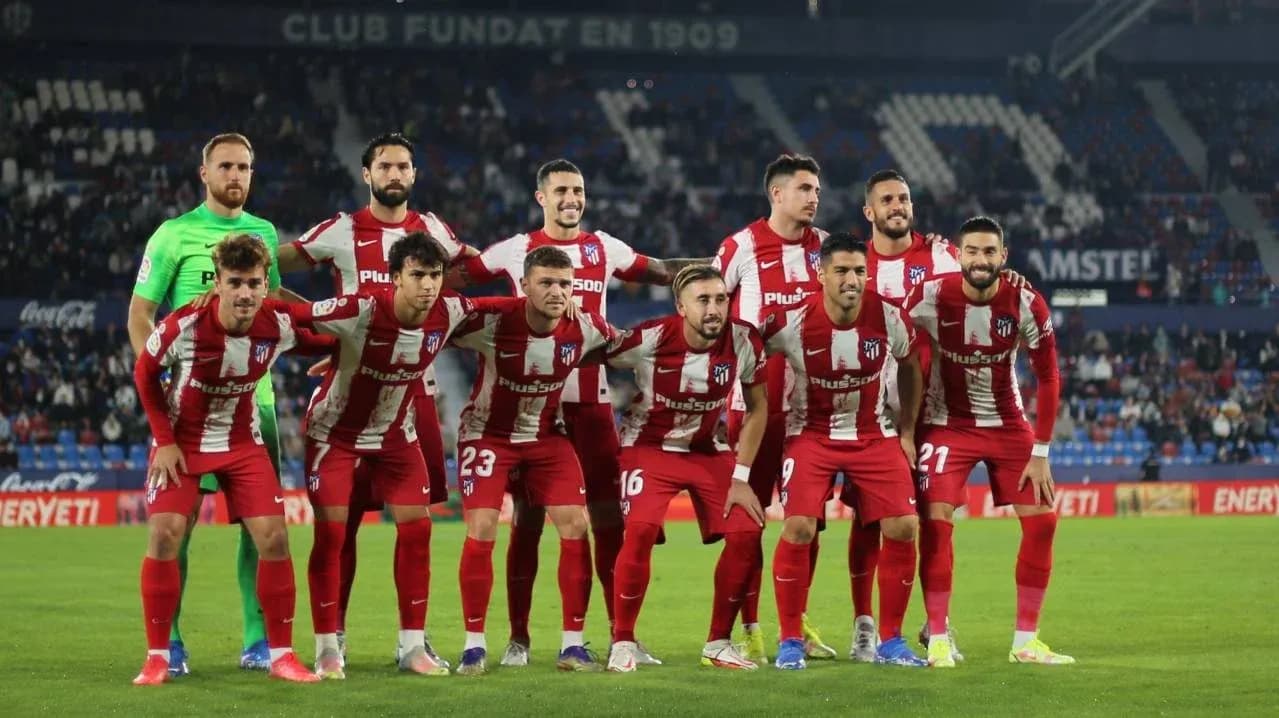 Jugadores del Atlético de Madrid en alineación Jugadores del Atlético de Madrid en alineación