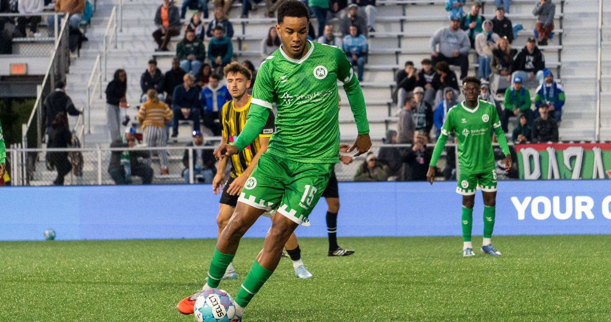 Jugador de Hartford Athletic en acción durante el partido Jugador de Hartford Athletic en acción durante el partido