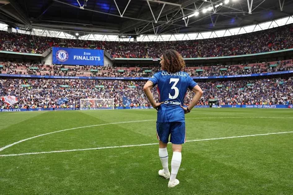 Jugador de Chelsea en el campo durante la final Jugador de Chelsea en el campo durante la final