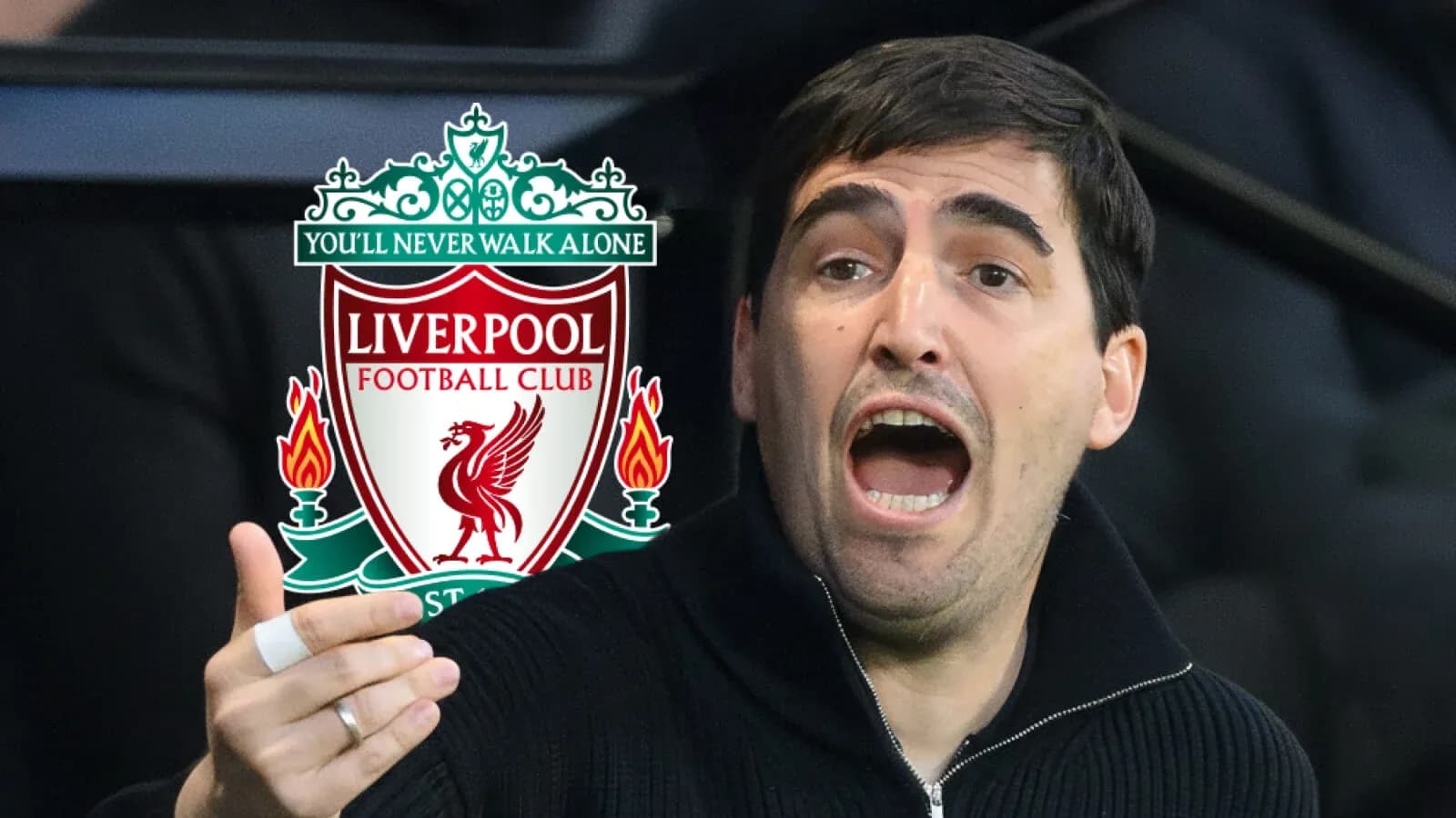 Entrenador gesticulando frente al logo de Liverpool Entrenador gesticulando frente al logo de Liverpool