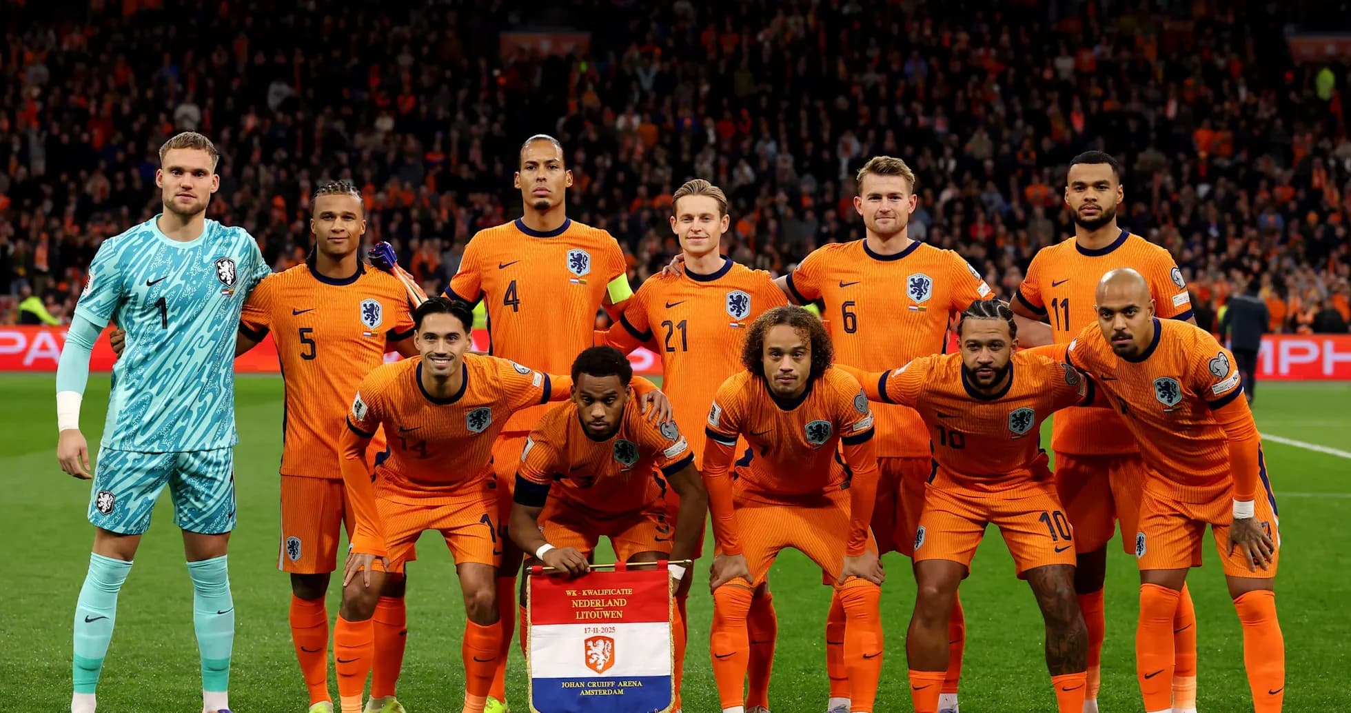 Equipo de fútbol de los Países Bajos posando Equipo de fútbol de los Países Bajos posando
