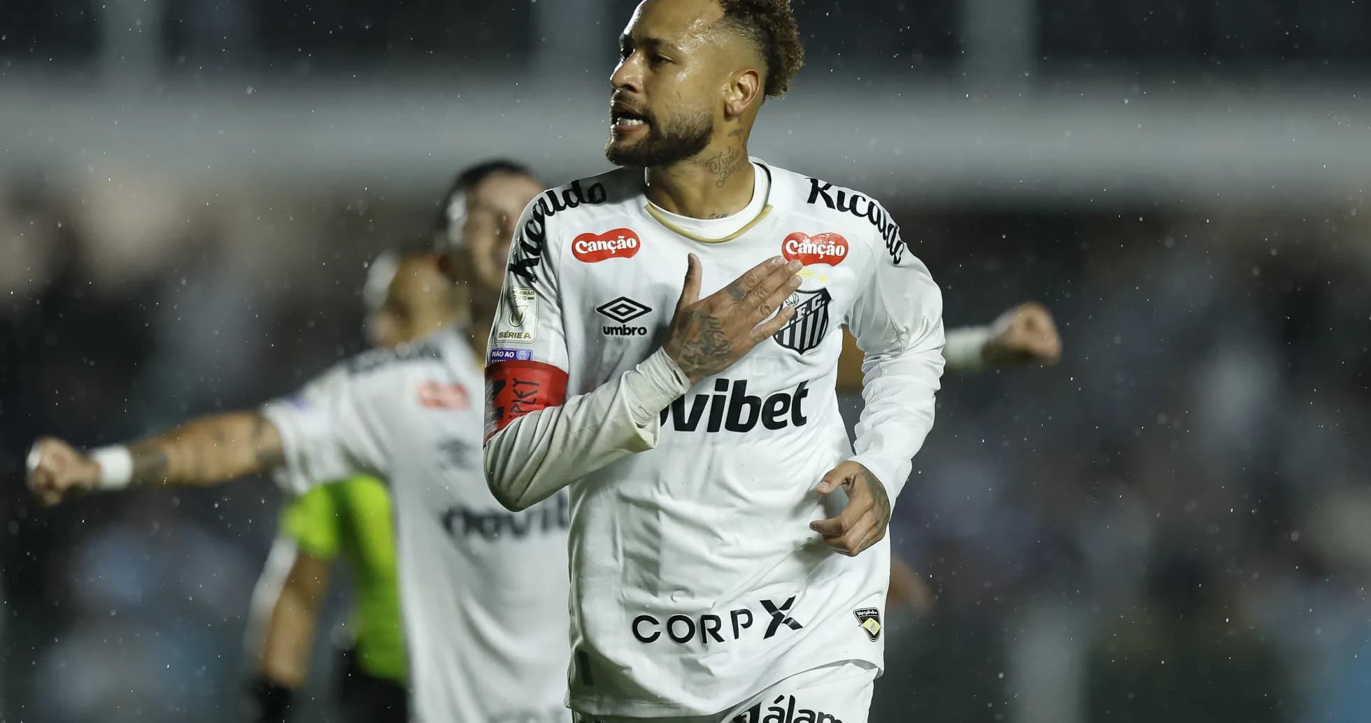 Neymar celebrando un gol con la camiseta de Santos Neymar celebrando un gol con la camiseta de Santos