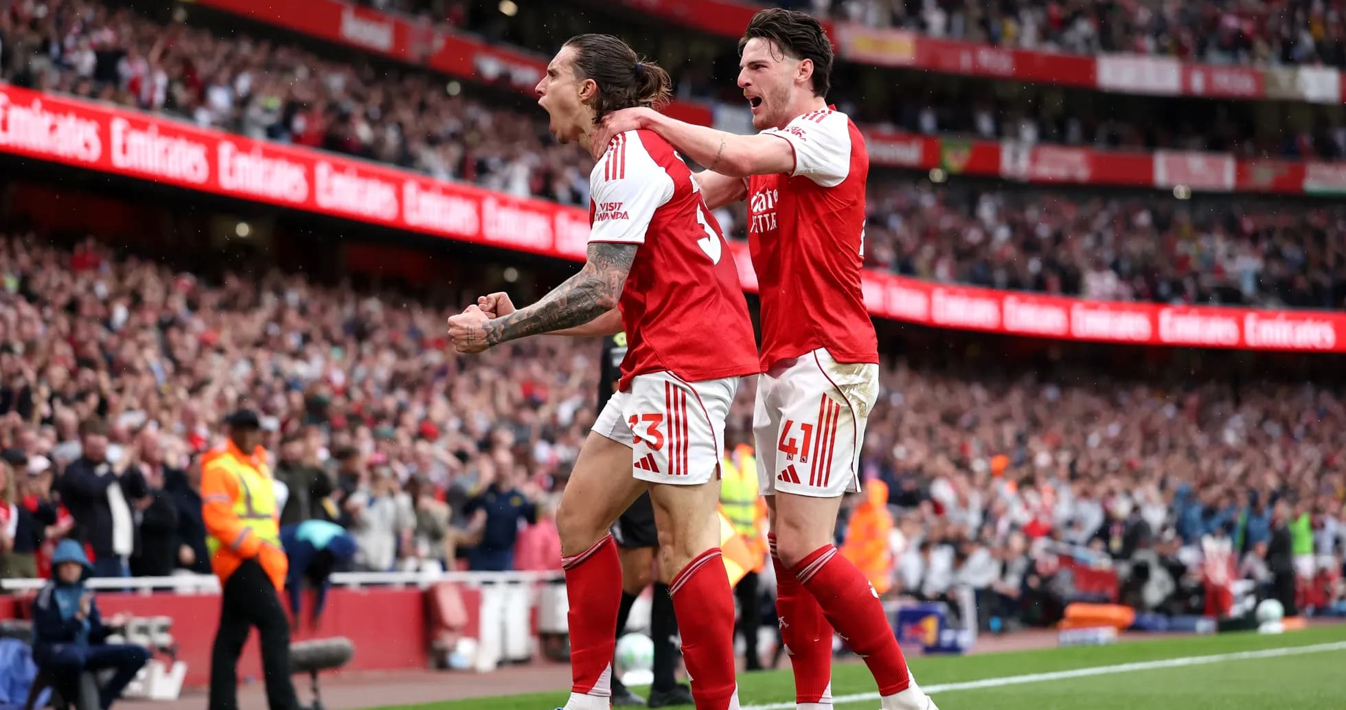 Jugadores del Arsenal celebrando un gol en el estadio Jugadores del Arsenal celebrando un gol en el estadio
