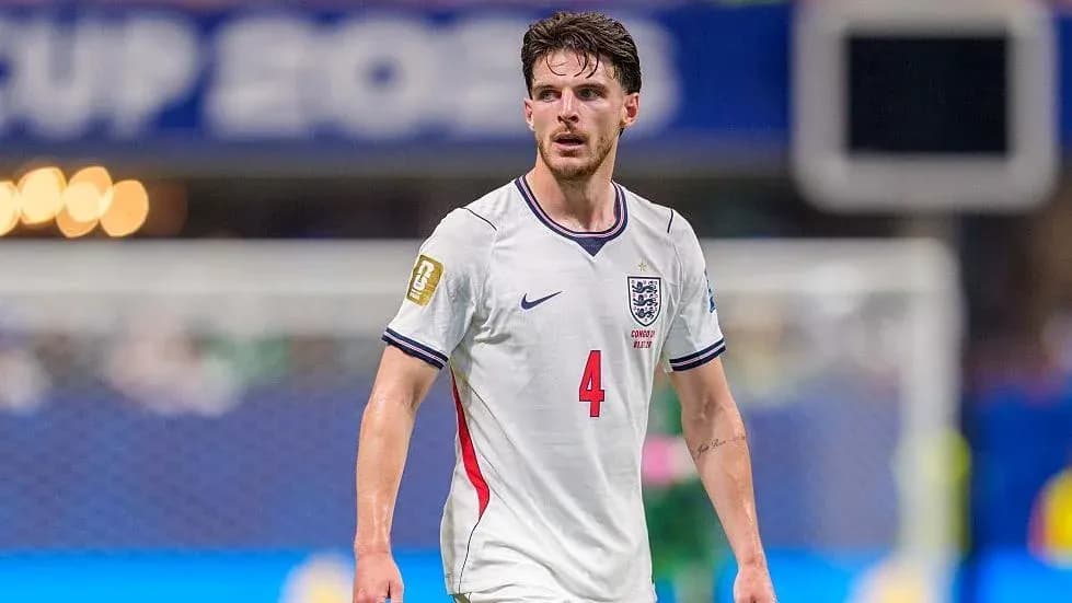 Jugador de Inglaterra en el campo durante el partido Jugador de Inglaterra en el campo durante el partido