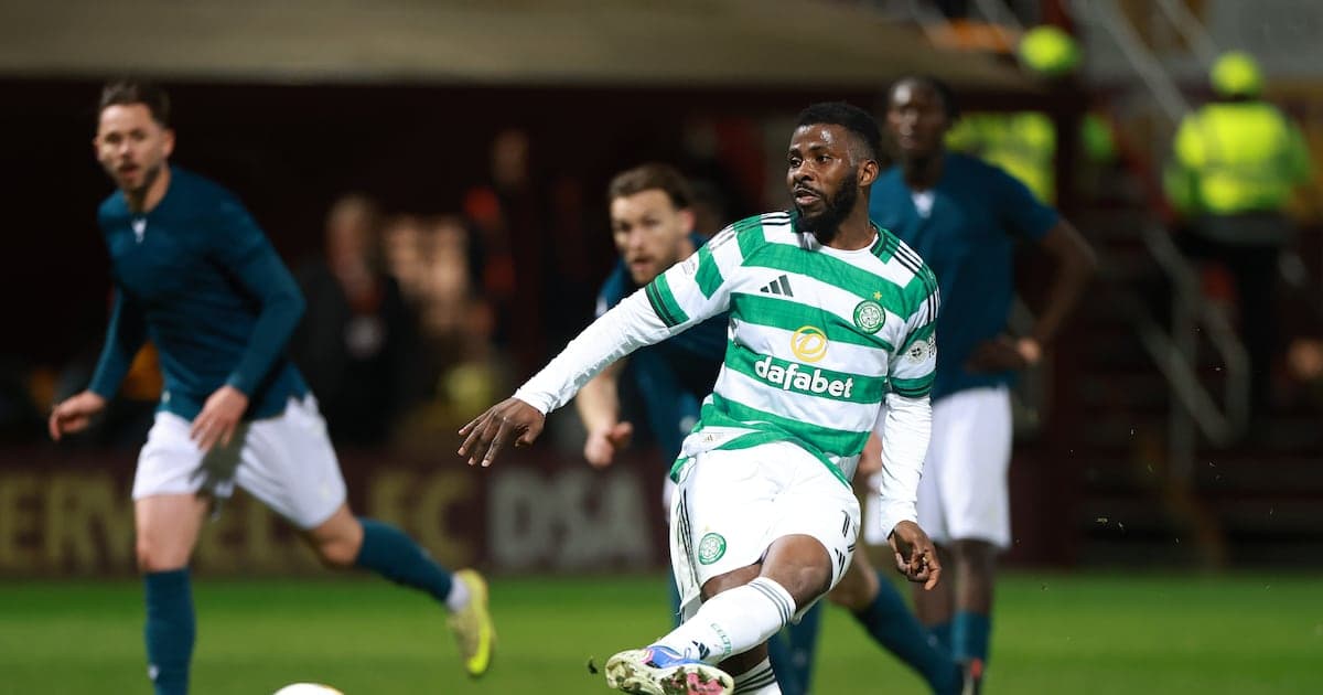 Jugador de Celtic en acción durante partido Jugador de Celtic en acción durante partido