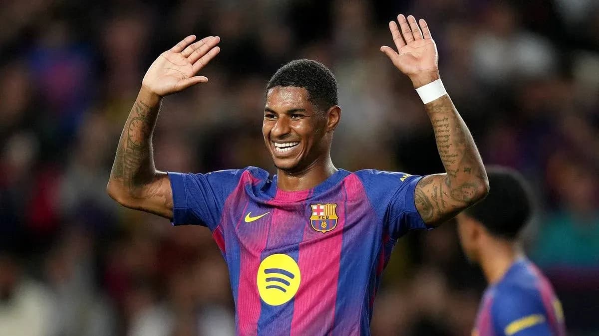 Jugador del FC Barcelona saludando a la afición Jugador del FC Barcelona saludando a la afición