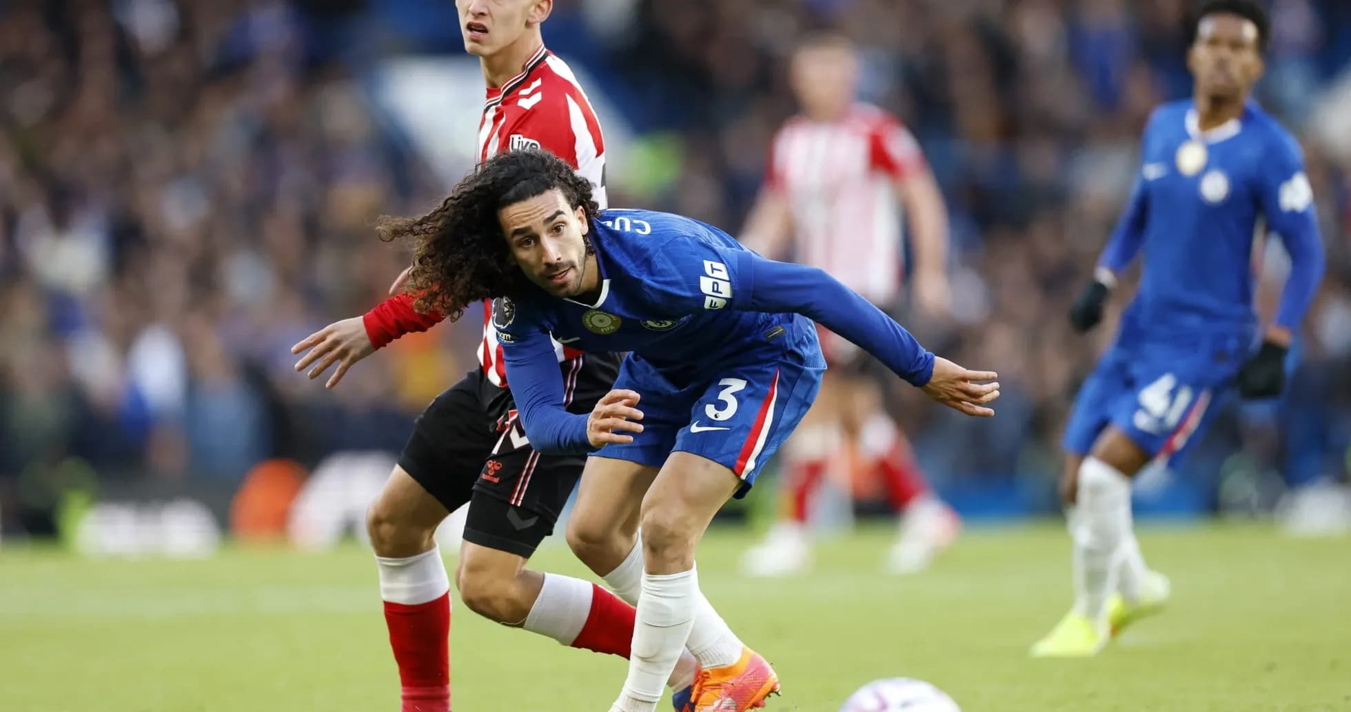 Jugadores de Sunderland y Chelsea en acción Jugadores de Sunderland y Chelsea en acción