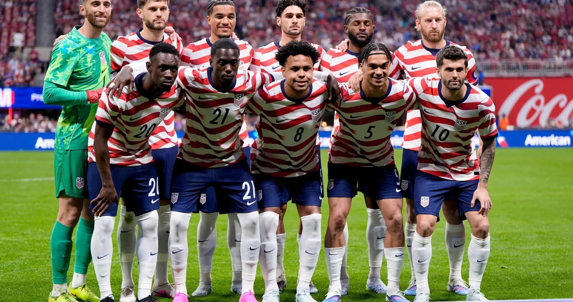 Equipo de Estados Unidos antes del partido Equipo de Estados Unidos antes del partido