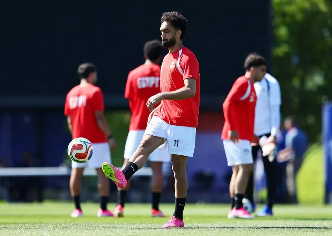 Jugador de Egipto practicando en entrenamiento Jugador de Egipto practicando en entrenamiento