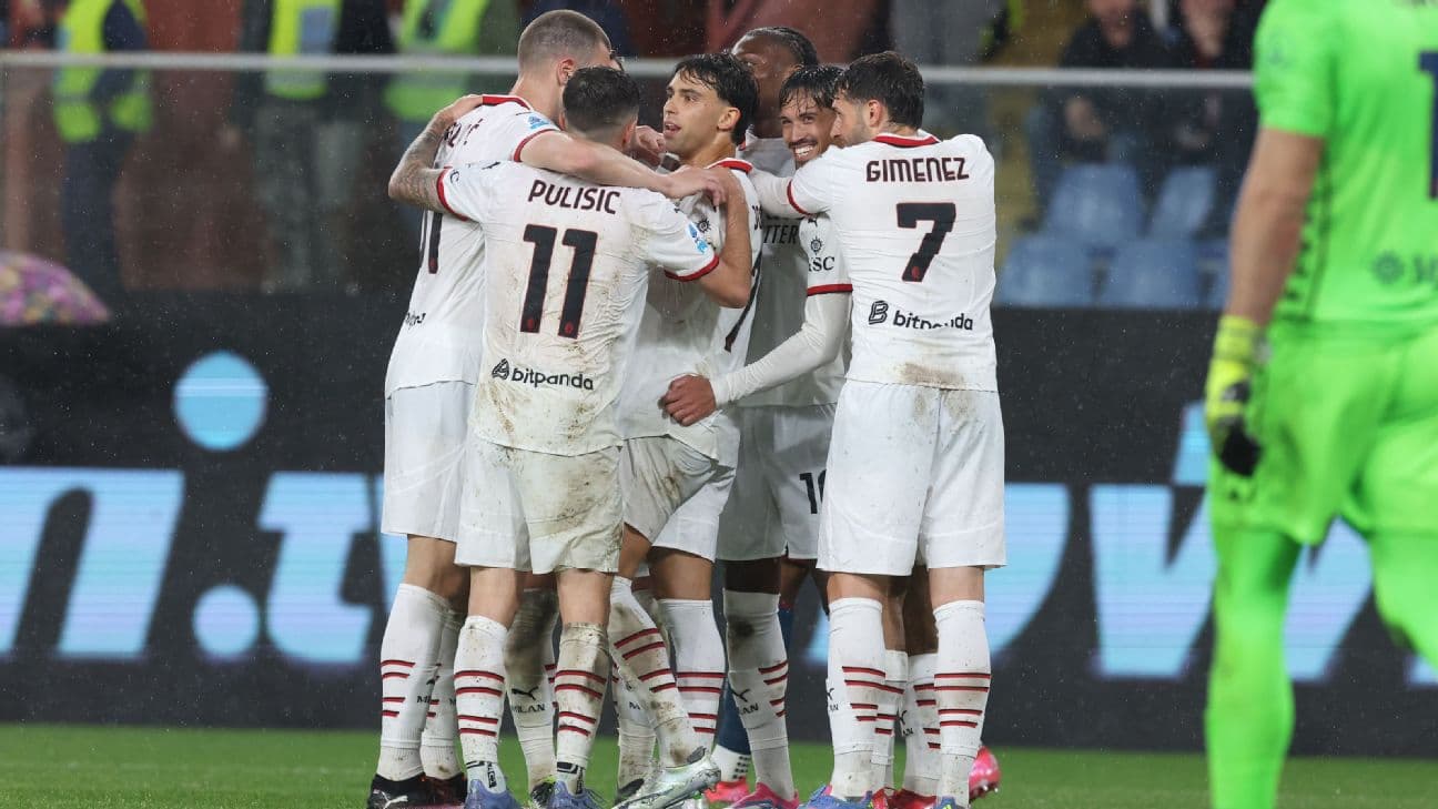 Jugadores de AC Milan celebrando un gol Jugadores de AC Milan celebrando un gol