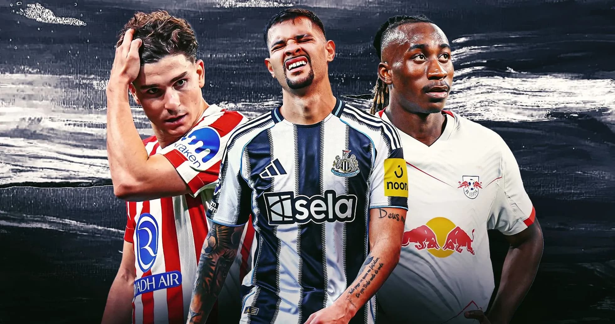 Tres futbolistas de diferentes equipos posando juntos Tres futbolistas de diferentes equipos posando juntos